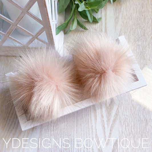 Champagne Pom Piggies